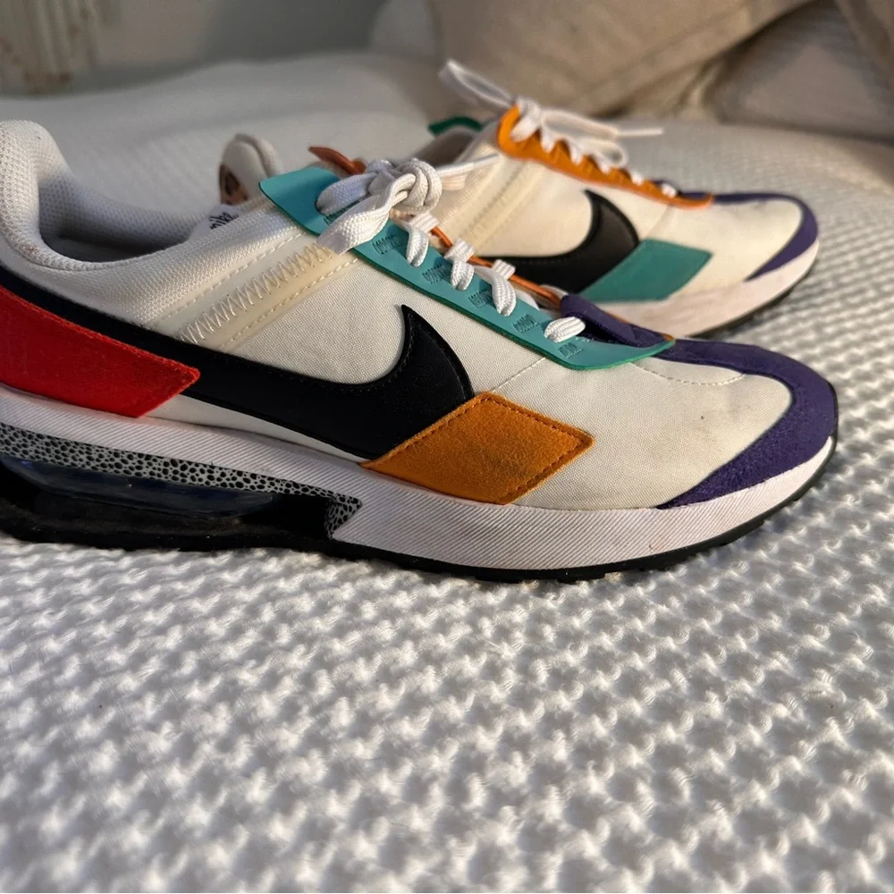 Nike White Sneakers with Black Insole and Red Swoosh Accent - Picture 2 of 4
